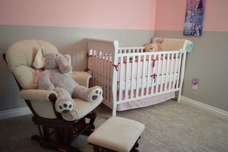 Hoe creëer je een rustgevende omgeving in de babykamer?